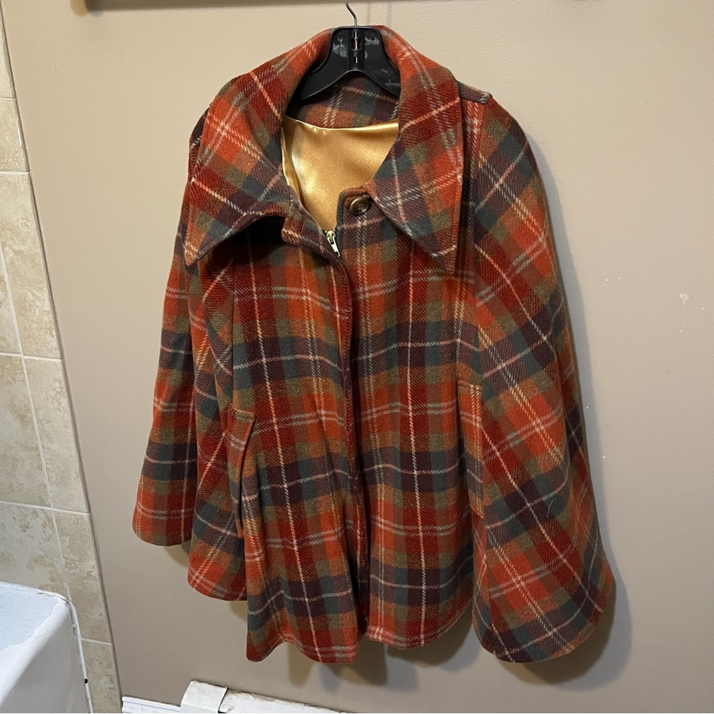 Deadstock new Tuesday Bassen Tuesday of California plaid cape